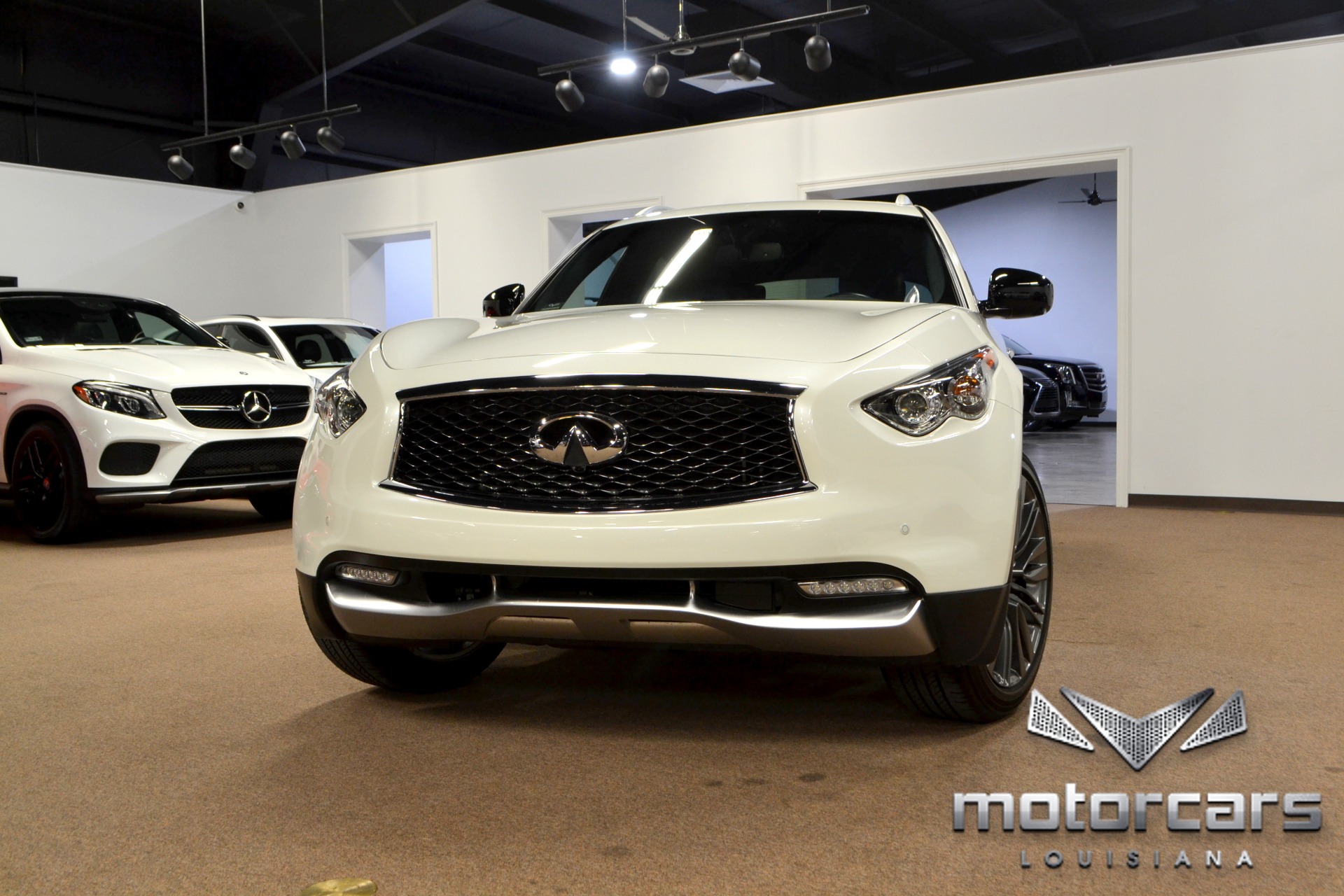2017 INFINITI QX70 Limited