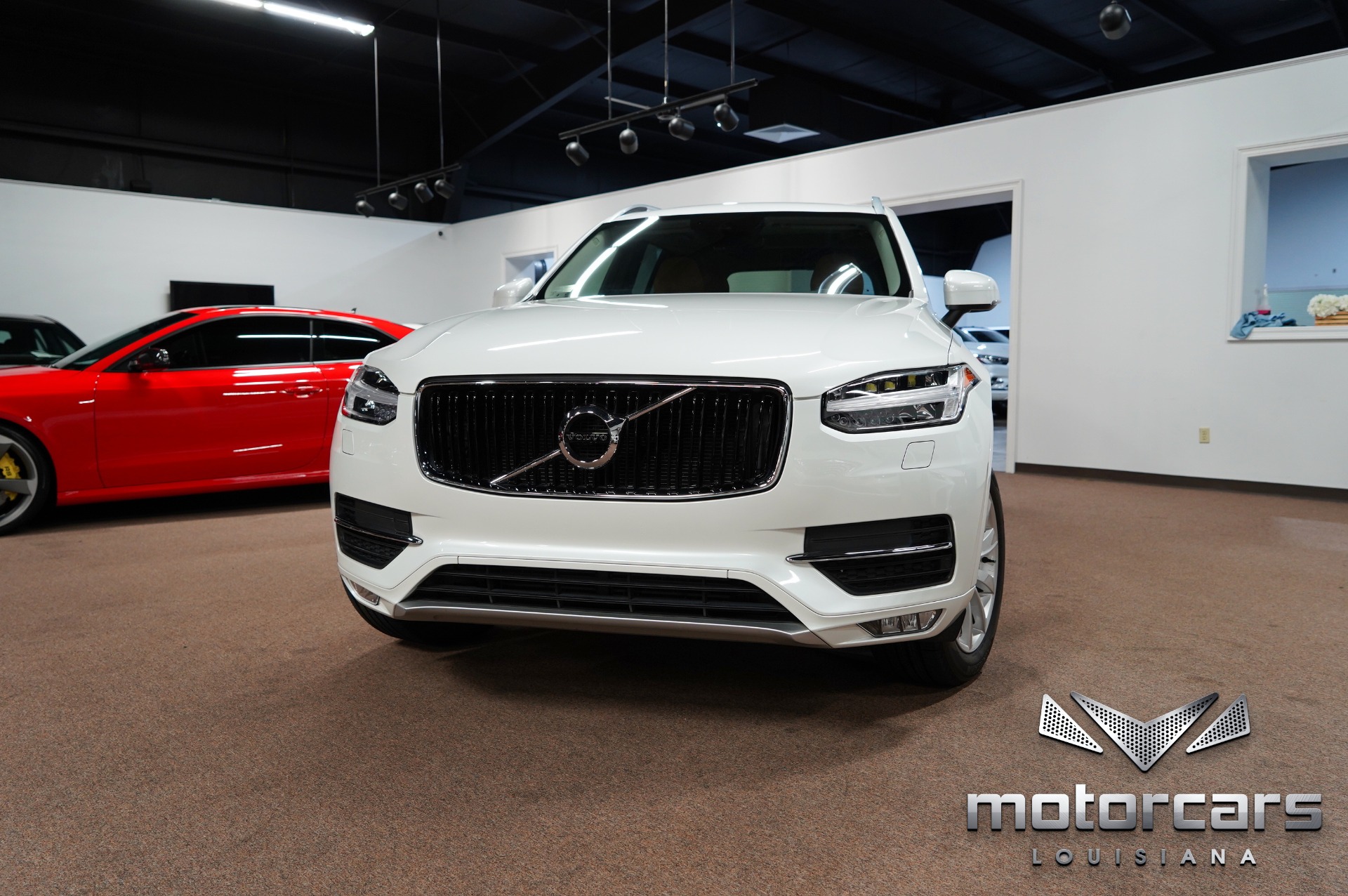 2016 Volvo XC90 T6 Momentum