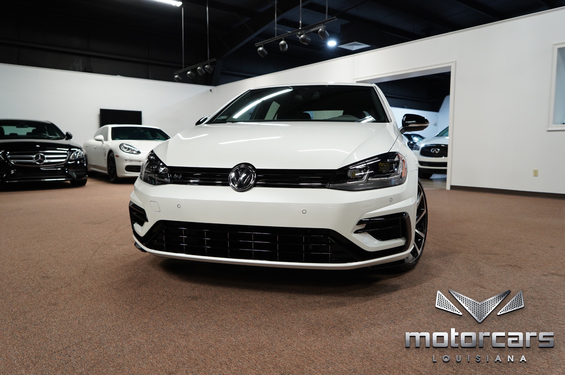 2019 Volkswagen Golf R w/DCC and Navigation