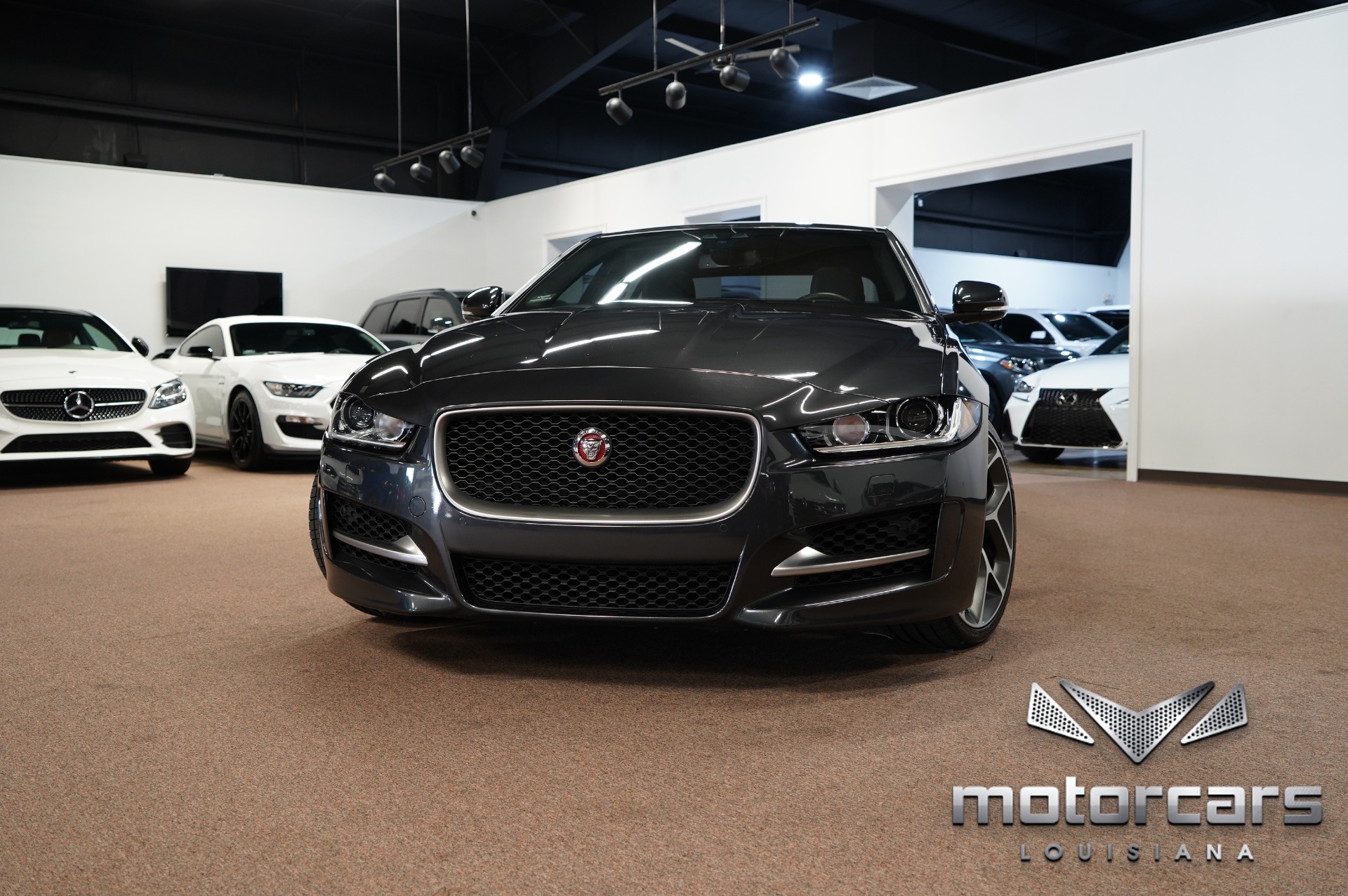 2017 Jaguar XE 35t R-Sport