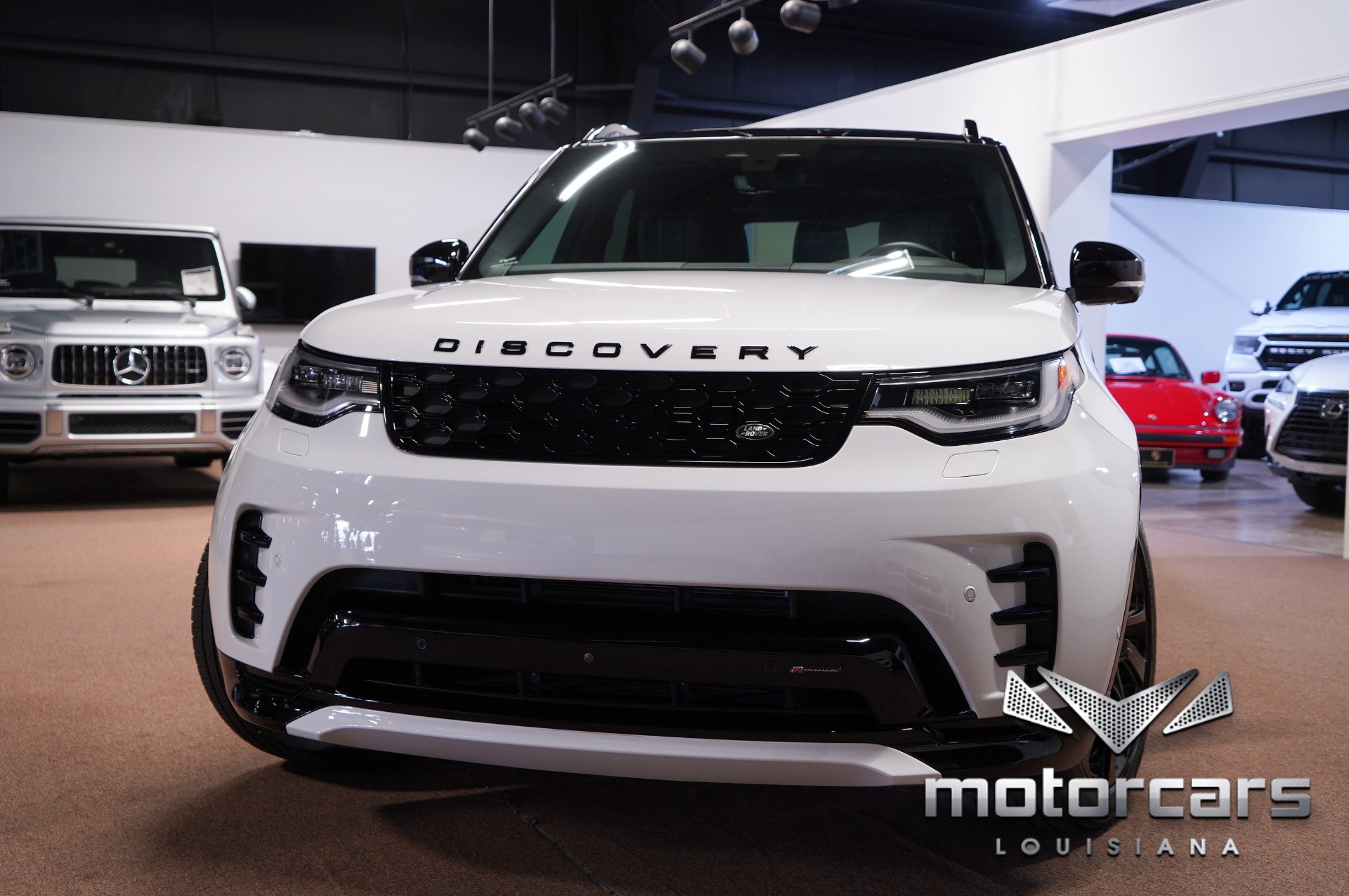 2023 Land Rover Discovery P300 S R-Dynamic