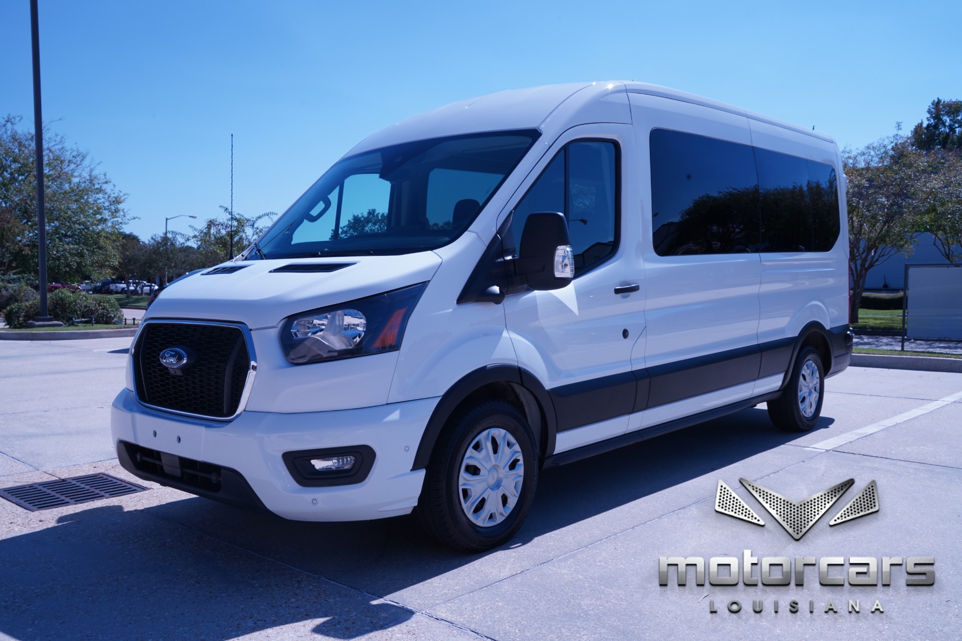 2023 Ford Transit XLT photo 3