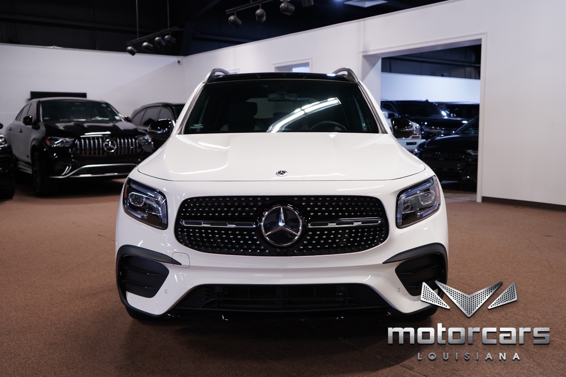 2023 Mercedes Benz GLB 250 photo 2