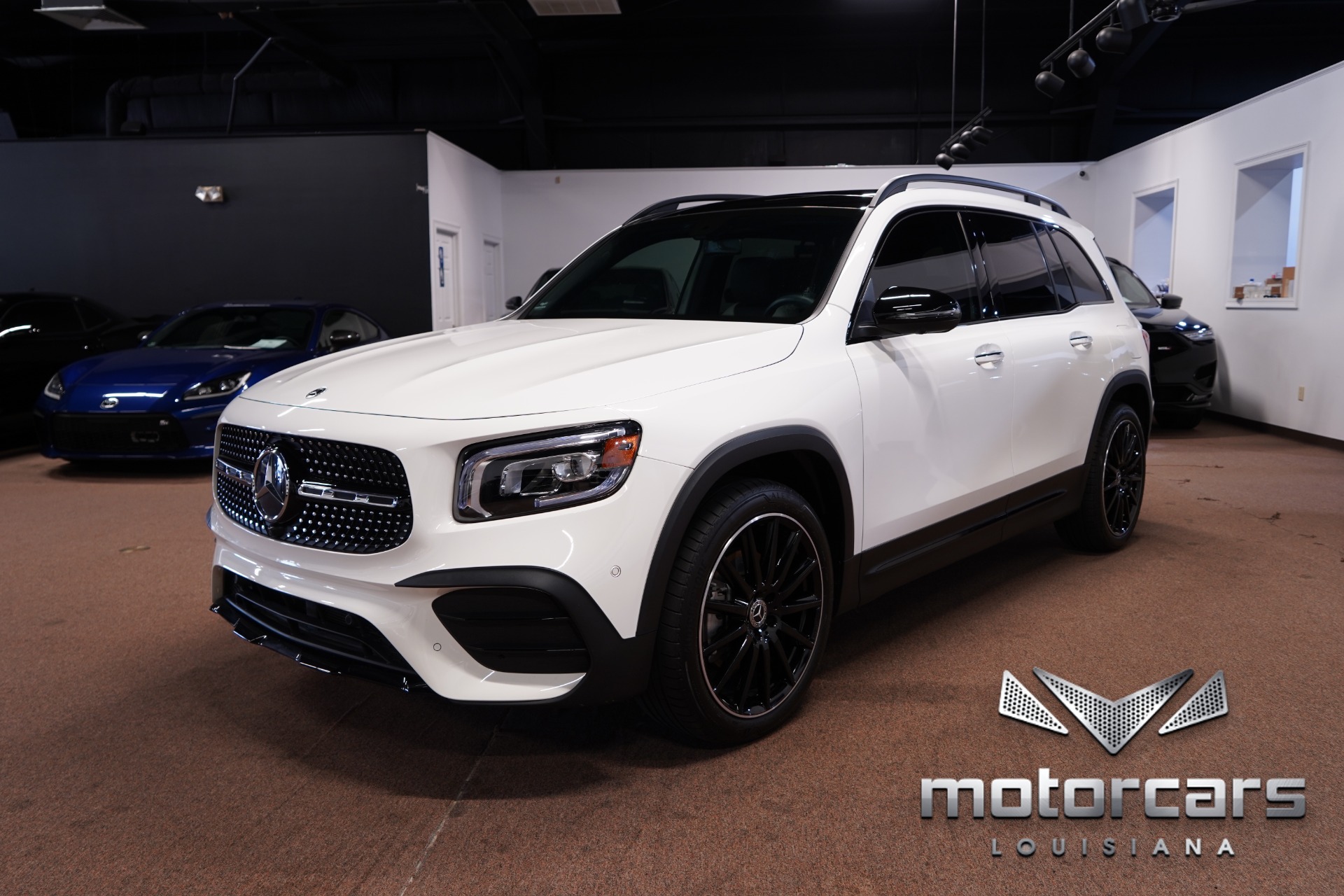 2023 Mercedes Benz GLB 250 photo 3