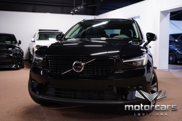 2024 Volvo XC40 B5 Plus Dark AWD's photo