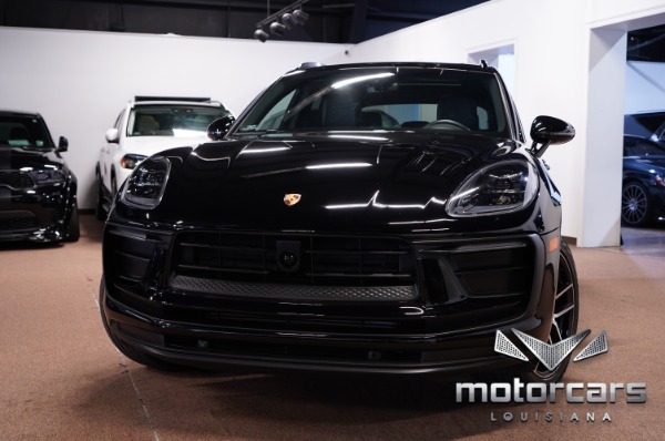 2023 Porsche Macan -'s photo