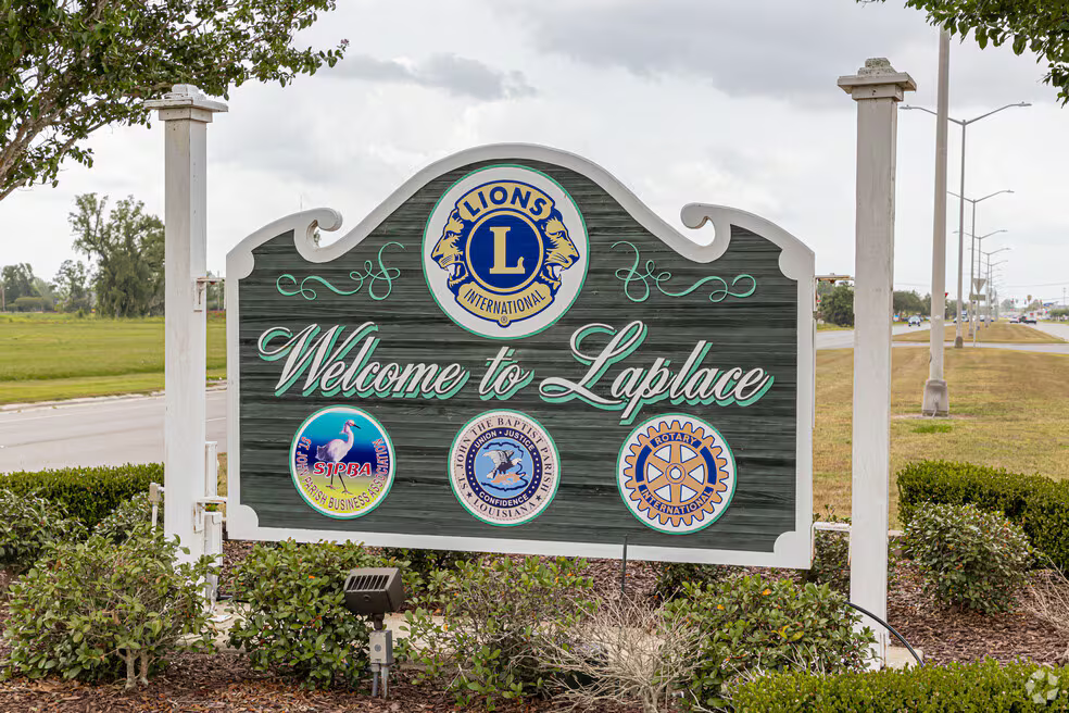 laplace, la welcome sign